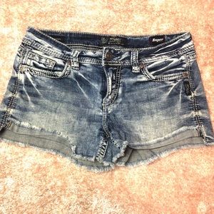 🚨SOLD🚨Silver Jeans AIKO Shorts